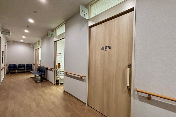 医療法人社団仁績会 玉井医院　処置室